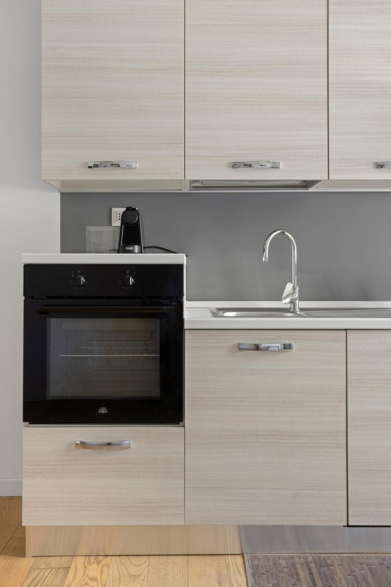 Appio Grand Apartment - S. Giovanni Рим Екстериор снимка